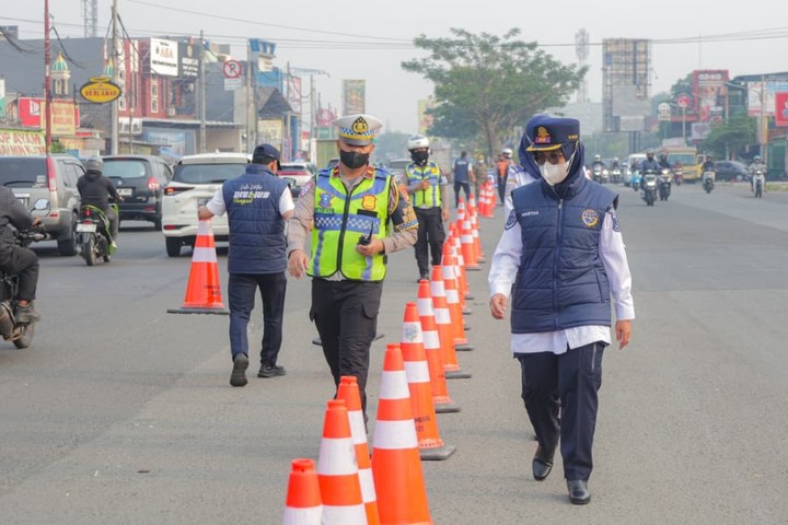 Featured image of post Uji Coba 3 Hari Berhasil, Dua U-Turn di Jalan Rawa Buntu Tangsel Bakal Dipermanenkan